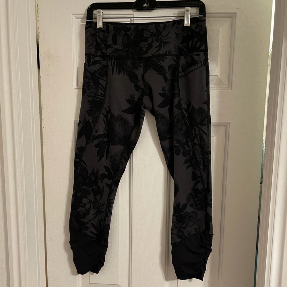 EUC Lululemon luon crops gray with black floral